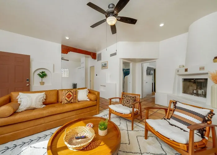 And Quiet 2 Bedroom Lovely Remodel Holiday home