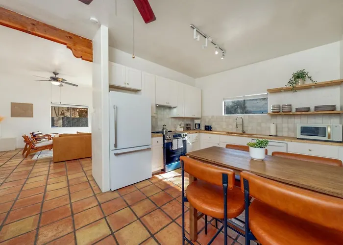 And Quiet 2 Bedroom Lovely Remodel Tucson