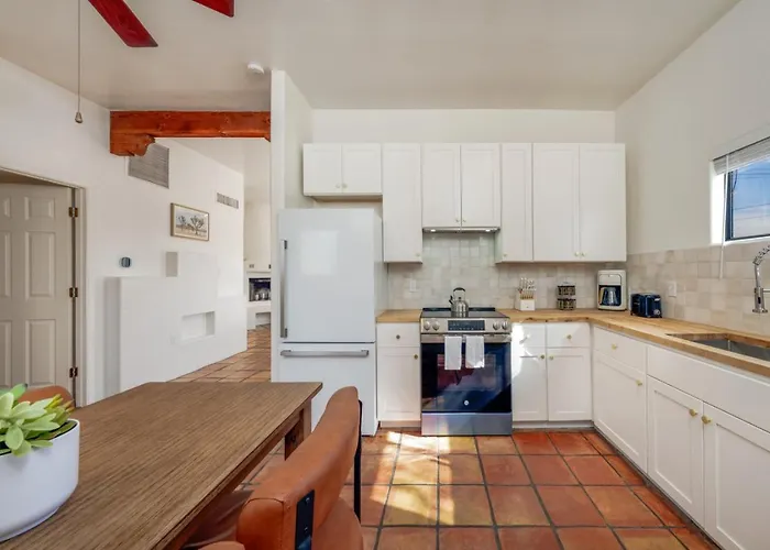 And Quiet 2 Bedroom Lovely Remodel Holiday home