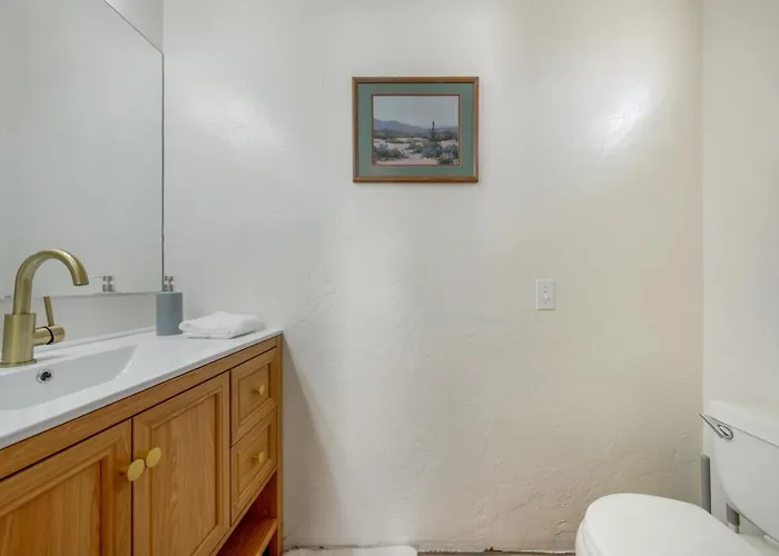 Holiday home And Quiet 2 Bedroom Lovely Remodel *